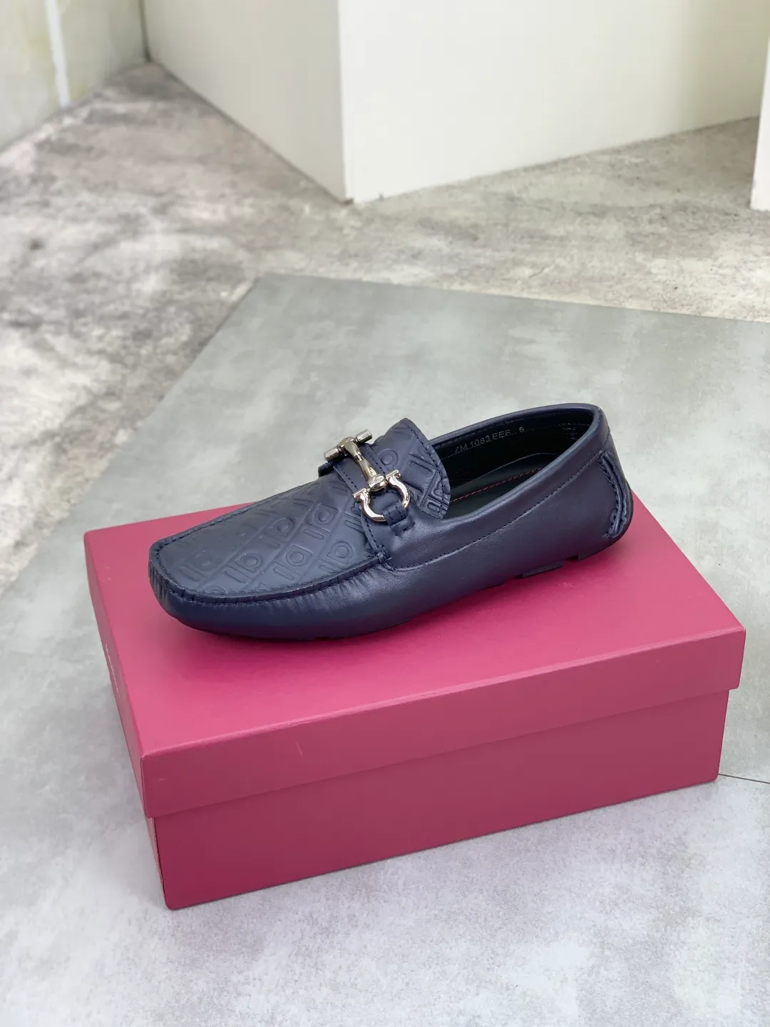 Men's shoes 💰P542 New model, high quality [Ferragamo/Ferragamo] Latest lazy slip-on shoes Original imported calfskin, imported cowhide lining + original luxury metal buckle + original combination outsole Comparison without pressure Code number: 38-45
